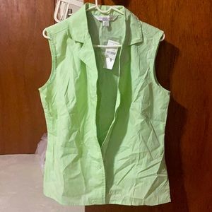 NWT Women’s Button Down Sleeveless Top